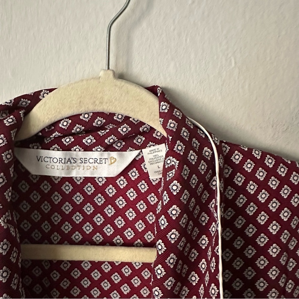 Victoria’s Secret Collection Vintage Geometric Button Robe Maroon Size L - Picture 4 of 9